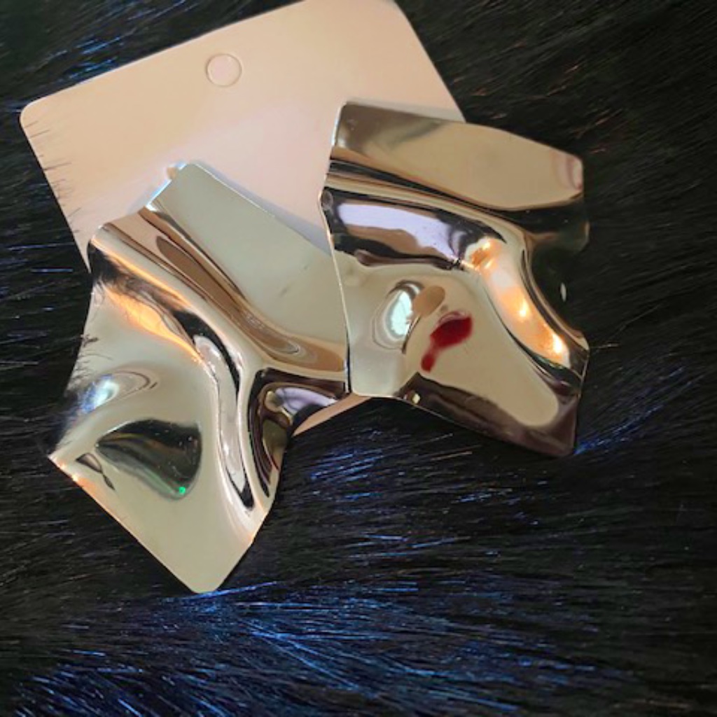 Lustrous Studs!